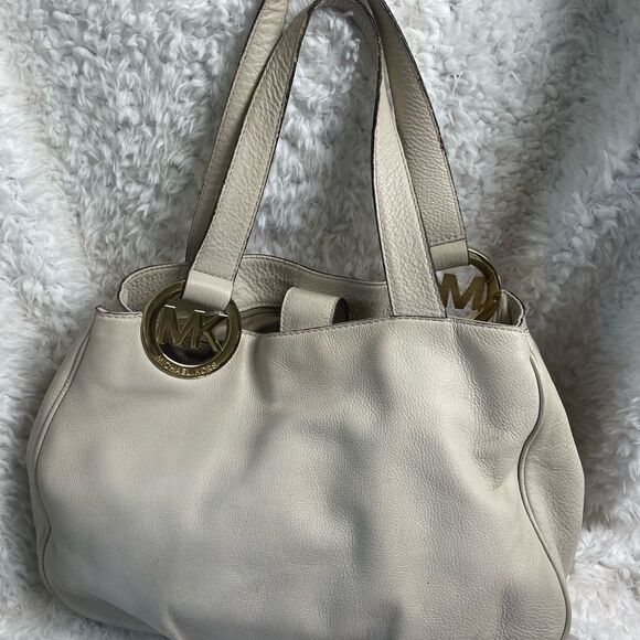 Michael Kors leather Beige large shoulder bag accentuate with the gold t… - Picture 4 of 16